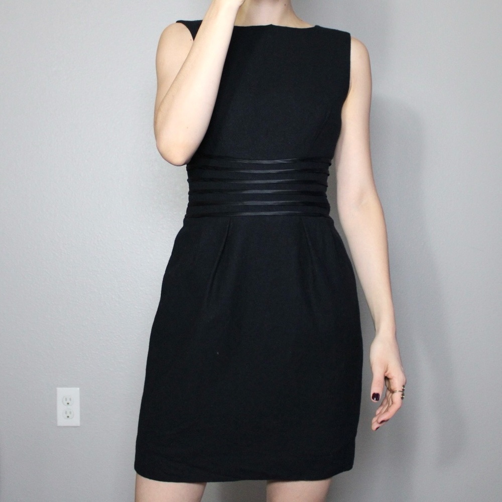 Banana Republic 97% wool sheath dress - Picture 12 of 12